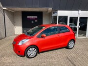 Toyota Yaris - 1.3 VVTi Sol MMT / AUTOMAAT / AIRCO / APK MAART 2027 / METAL