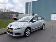 Peugeot 5008 - 1.6-16V VTi SR 7-Persoons 120 PK. Zeer fijn rijdende auto