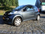 Peugeot 107 - 1.0-12V XS NW APK 11-8-2027 beetje werk