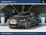 BMW i4 - eDrive35 M Sport / Adaptieve LED / Achteruitrijcamera / Stoe