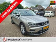 Volkswagen Tiguan - 1.4 TSI 4Motion Highline Business R dsg digitaal dash, massa