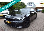 BMW 3-serie - 330e M-PAKKET/OPEN DAK /HEAD-UP/CAMERA/CARPLAY/SFEERVERLICHT