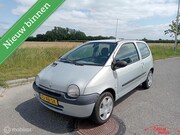 Renault Twingo - 1.2 nap nw apk trekhaak airco (koud)
