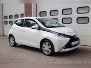 Toyota Aygo - 1.0 VVT-i x-play 5-Deurs * Automaat / Airco / 51.6