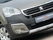Peugeot Partner - 1.2 PureTech 110pk Outdoor - Nocciola metallic - Nav/Clima/C