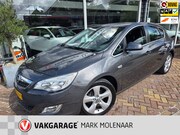 Opel Astra - 1.4 Turbo Cosmo, goed onderhouden auto, trekhaak