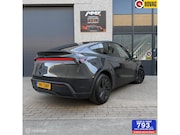 Tesla Model Y - Long Range RWD