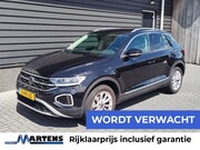 Volkswagen T-Roc - 1.5 TSI 150pk DSG Style Trekhaak Keyless Camera Navigatie LE