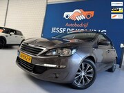 Peugeot 308 - 1.2 PureTech Style/ bj.2015 / panoramadak/navigatie/trekhaak