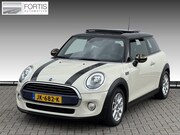 MINI Cooper - 3-Deurs 1.5 Chili Serious Business NL-AUTO | PANODAK | LED