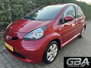 Toyota Aygo - 1.0-12V Aspiration Green Half Leder