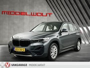 BMW X1 - sDrive18i High Exe Shadow-Line Pano-dak/Leder/Stoelverw/Navi