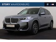 BMW X1 - xDrive25e M Sport Automaat / Sportstoelen / Achter