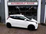Toyota Aygo - 1.0 VVT-i x-play AIRCO,LED,CAMERA,NIEUWE APK !!!
