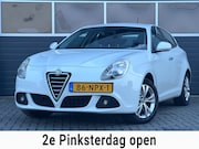 Alfa Romeo Giulietta - 1.4 T Distinctive | | Trekhaak | Navi | Cruise |