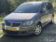 Volkswagen Touran - 1.4 TSI Highline--7-persoons