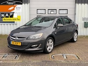 Opel Astra - 1.4 Turbo Cosmo Nieuwe koppeling en 4 season banden