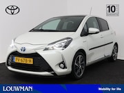 Toyota Yaris - 1.5 Hybrid Executive | Navigatie | Panoramadak | Half leder