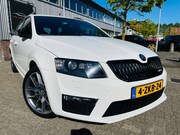 Skoda Octavia - Combi 2.0 TSI RS 220 PK RS LEDER INTERIEUR