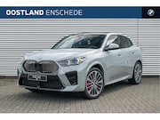 BMW iX2 - eDrive20 M Sport / Panoramadak / Sportstoelen / Adaptieve LE