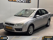 Ford Focus - 1.6-16V Ghia
