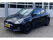 Suzuki Swift - 1.2 Stijl Hybr/Black/Carplay/Stoelverw./Camera/Clima