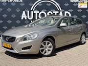 Volvo V60 - 1.6 T4 Kinetic Automaat / NL-Auto / 2e Eigenaar / NAP / APK