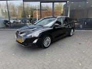 Ford Focus - 1.0 EcoB. Hybrid Titanium, Pano, B/O, Digi Displ., Navi, Cli