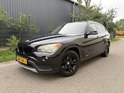BMW X1 - xDrive28i High Executive / AUTOMAAT / LEER / PANORAMADAK / N