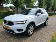 Volvo XC40 - 2.0 T4 Momentum