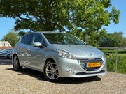 Peugeot 208 - 1.4 VTi Griffe | Leder + Cruise + Clima nu € 4.975,
