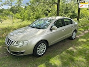 Volkswagen Passat - 2.0 FSI Highline APK 07-06-2027