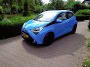Toyota Aygo - 1.0 VVT-i 69pk 5D x-joy Edition, rijklaar met 12 maanden BOV