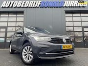 Volkswagen Tiguan - 1.5 TSI Life NL.Auto/Trekhaak/Facelift/150Pk/Carpl