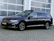 Volkswagen Passat - 1.4 TSI GTE Business Pano Virtual Camera ACC Trekhaak Dealer