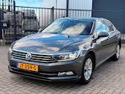 Volkswagen Passat - 1.6 TDI Connected Series Clima Navi R-line