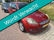 Ford Fiesta - 1.6-16V Futura 101pk Automaat 2e eigenaar Airco Historie