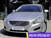 Volvo V60 - T4 Momentum|Automaat|Stoelverwarming|Trekhaak|Bluetooth|