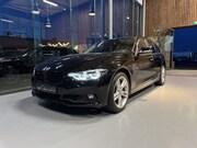 BMW 3-serie - Touring 318i High Exe aut. 18" stoelverw. elektr. achterklep