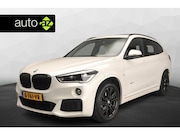 BMW X1 - xDrive20i M-Sportpakket / Trekhaak / Panoramadak / LED / Cam