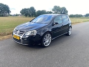Volkswagen Golf - R32