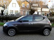 Lancia Ypsilon - 0.9 Platinum 86pk Automaat Clima Leder Schuifdak 145.000km.
