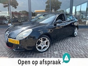 Alfa Romeo Giulietta - 1.4 T Distinctive APK|NAP|18''|Custom uitlaat