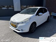 Peugeot 208 - 1.6i GT CLIMA / CRUISE / PDC