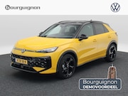 Volkswagen T-Roc - R-Line First Edition 1.5 eTSI 150 PK | Trekhaak | Elektrisch