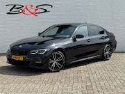 BMW 3-serie - 318i Business Edition M-Sport Full Led Carplay Automaat Digi