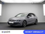 Volkswagen Golf - 1.5 eTSI Style 150PK | Automaat (DSG) | Navigatie | Parkeers