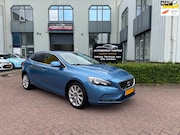 Volvo V40 - 1.6 T4 Momentum AUTOMAAT
