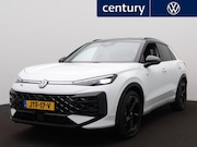 Volkswagen T-Roc - R-Line First Edition 1.5 eTSI 150 PK Navigatie - 20 Inch - T