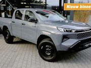 Toyota HiLux - 2.8 D-4D MHEV DUBBEL CABINE ACTIVE A/T 4WD 5 ZITS VAN
